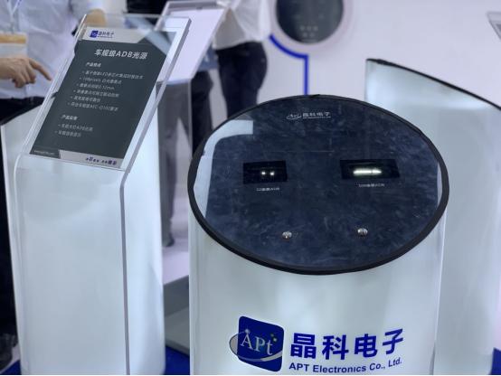 晶科電子108像素ADB車規級光源閃亮ALE，晶科微電子引領智能車燈新紀元